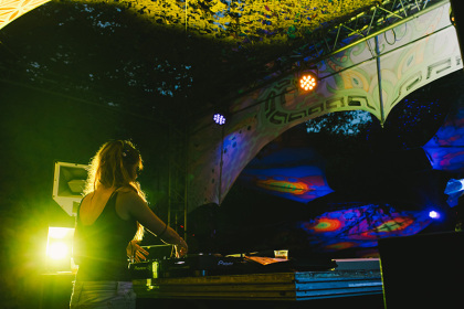 1v3a1835